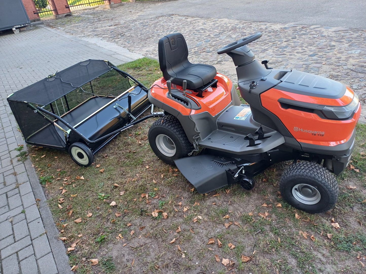 Žolės ir lapų rinktuvas GoPart 96 cm.